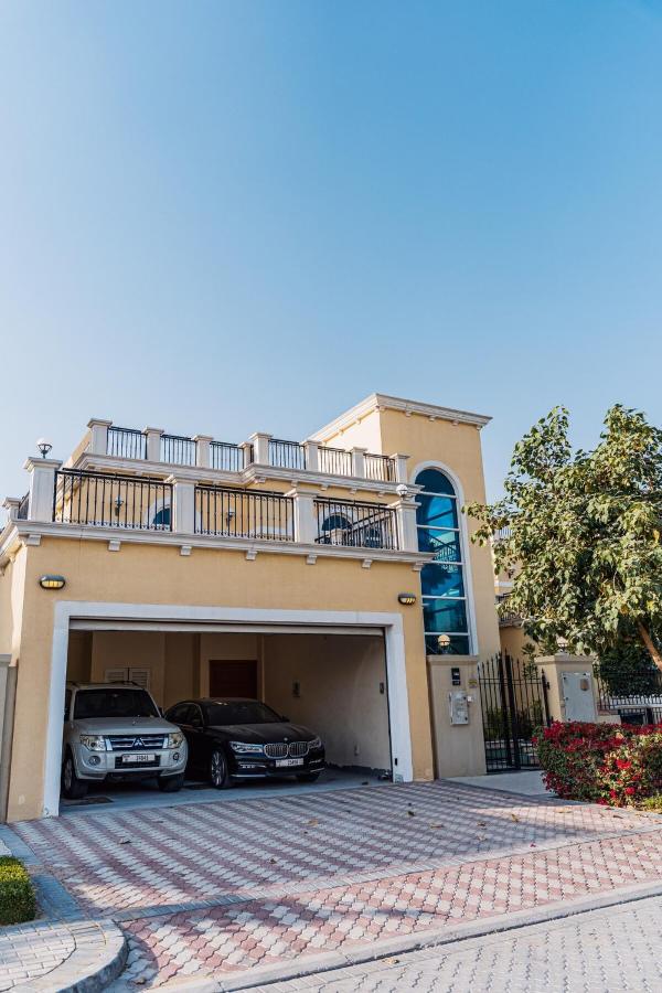 Stunning 4BR Jumeira Park Villa With Pool and Jacuzzi - B&B