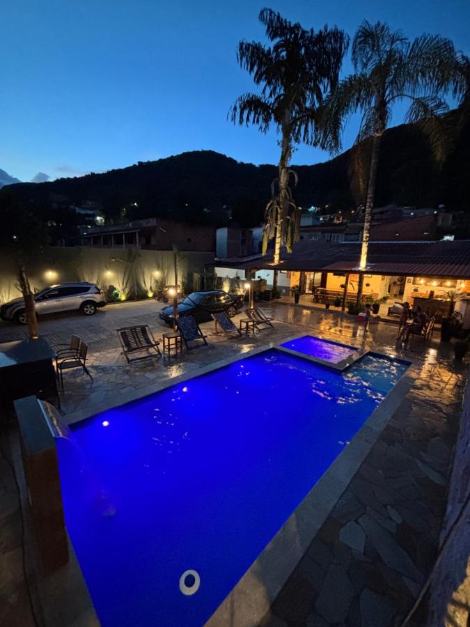 Casa e espaço sahy - B&B