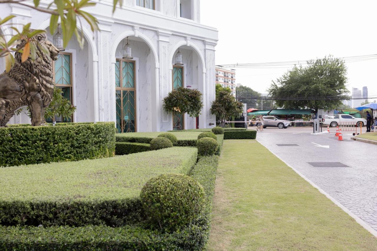 The EMPIRE Tower Pattaya - Bed and Breakfast Jomtien