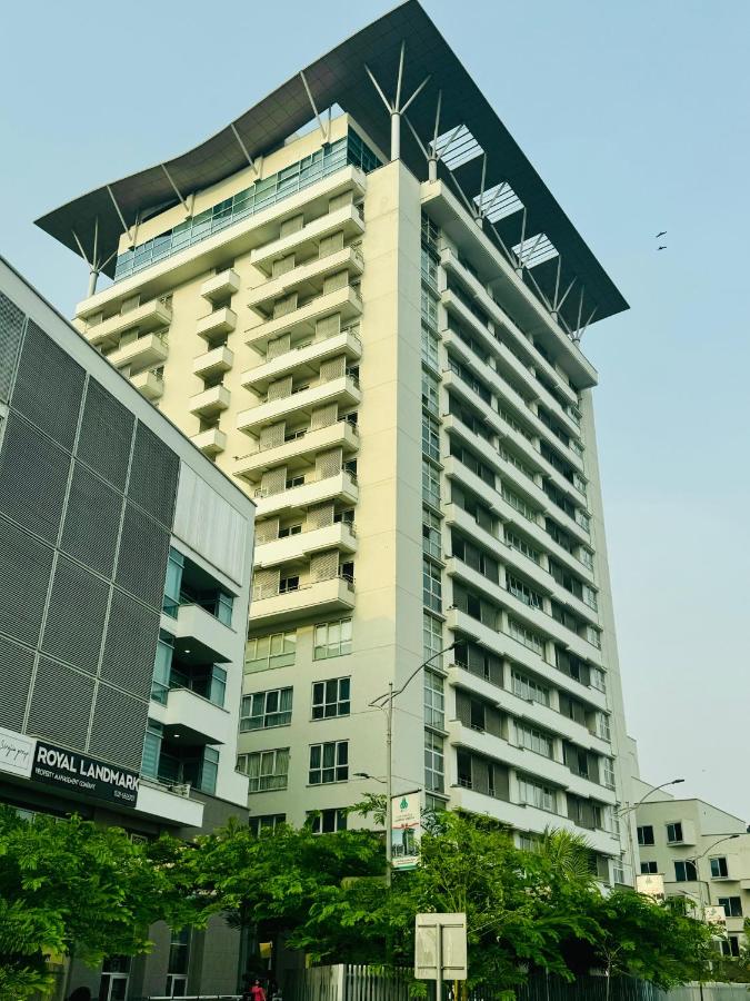 Signature Apartments Of Penta Square-DHA Lahore - B&B Lahore