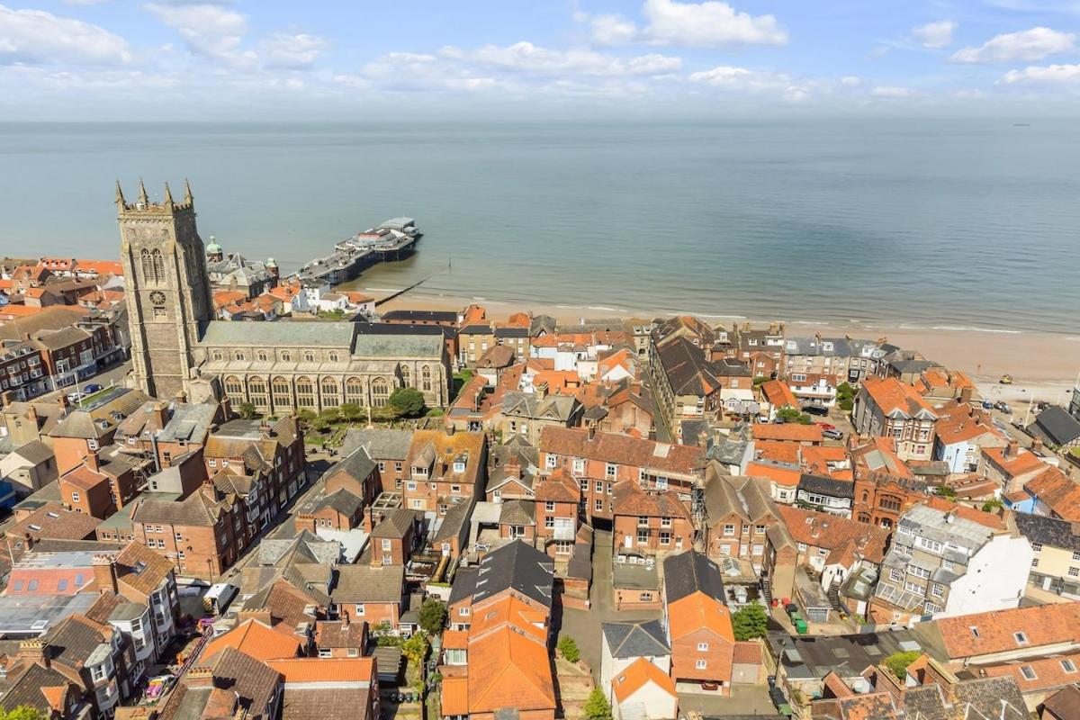 NEW FOR 2025 - Luxury 2-Bed Apartment in Cromer - B&B