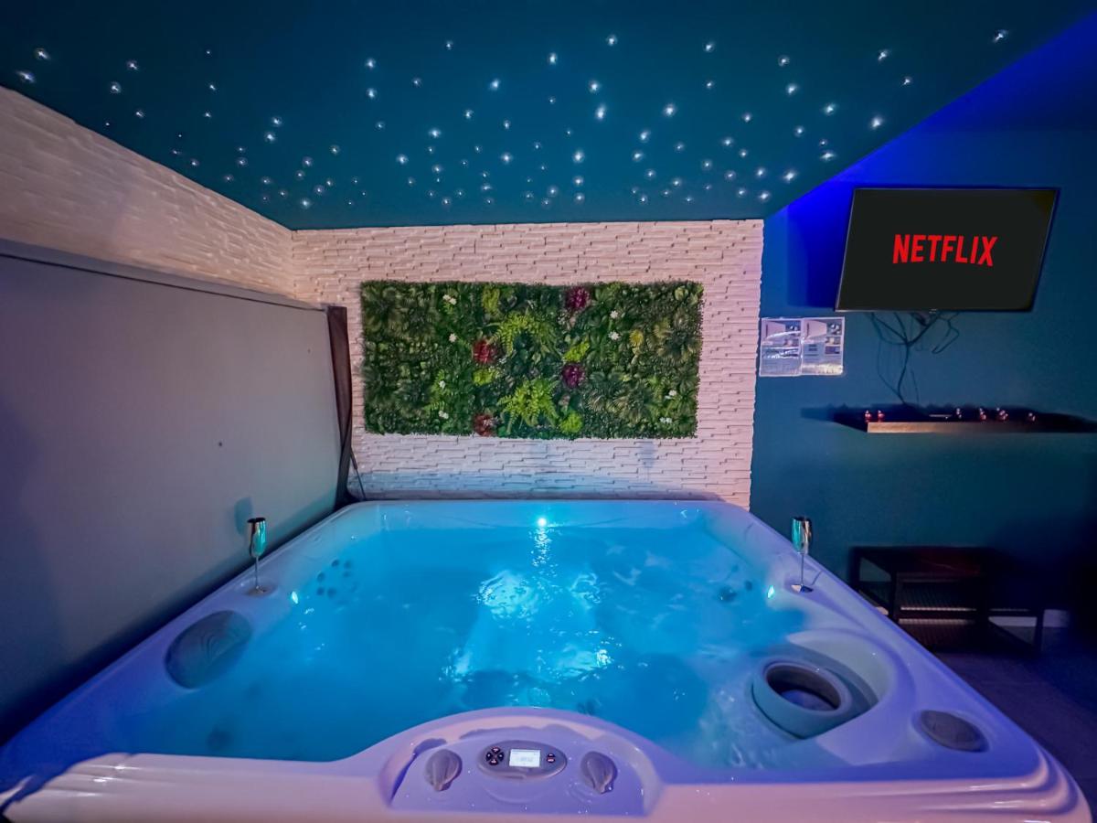 Love & Spa - Jacuzzi - Netflix - Métro - Wifi - B&B