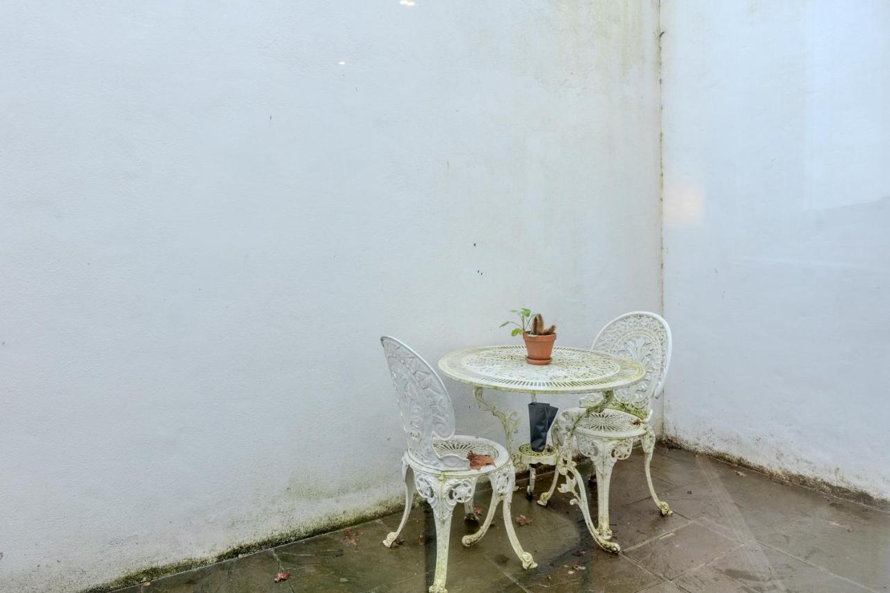 Stylish studio with patio in Clapham, 14 min tube - B&B London