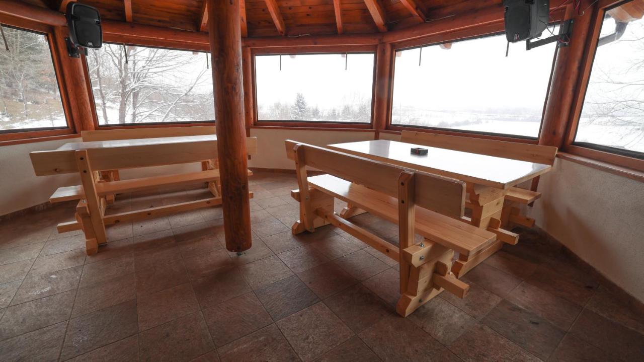 Wolf House - B&B Korenica