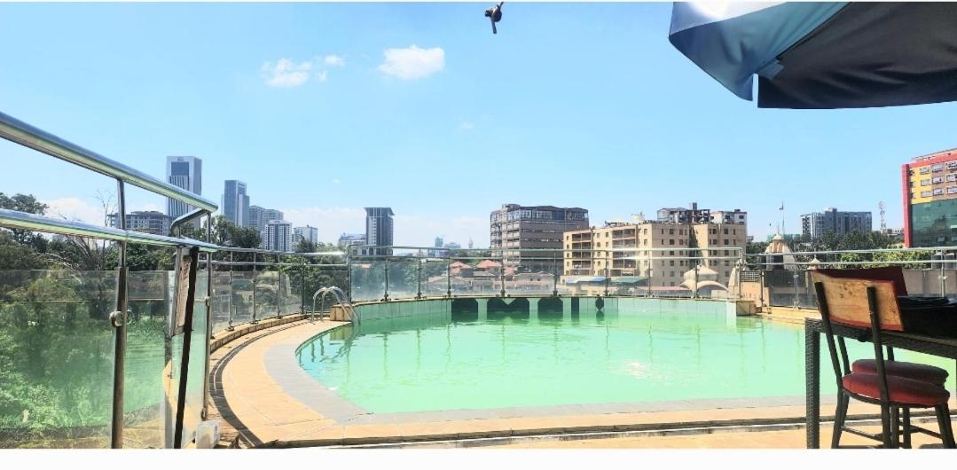 Studio near CBD with rooftop pool - B&B
