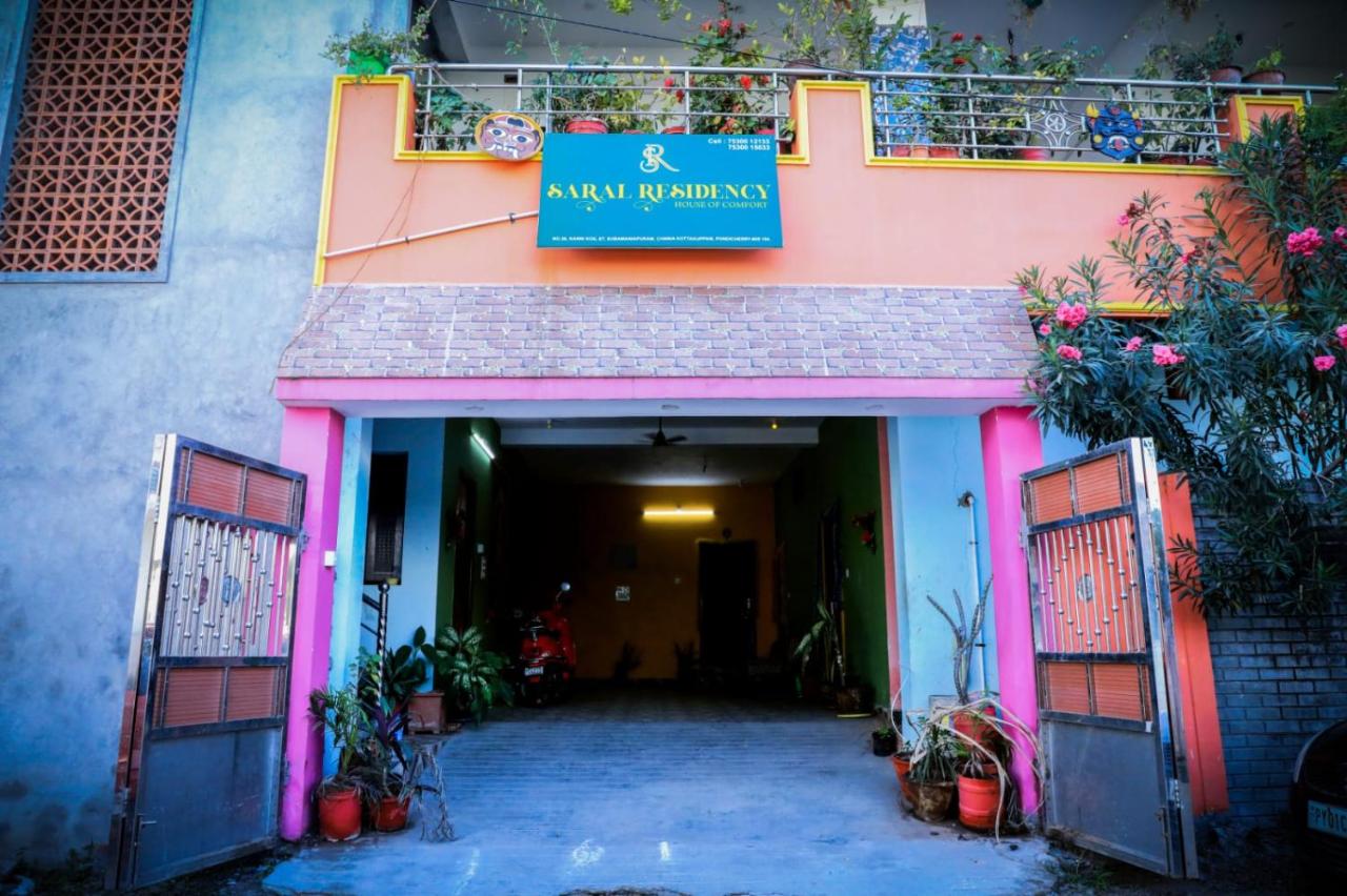 Saral Residency - Bed and Breakfast