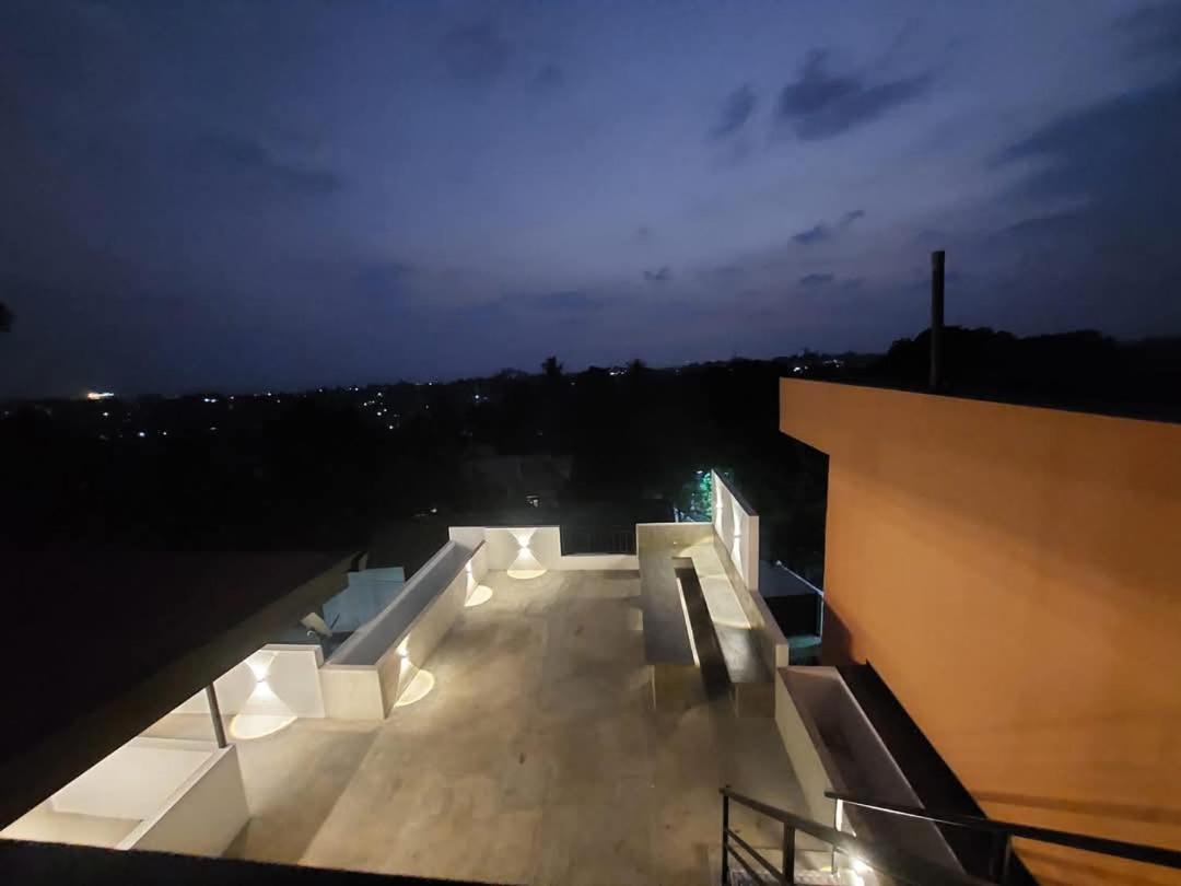 Doppelzimmer mit Balkon und Meerblick