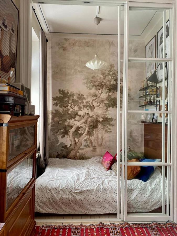 #PUNAVUORI A Home like a Bookstore - Chambres d’hôtes Helsinki