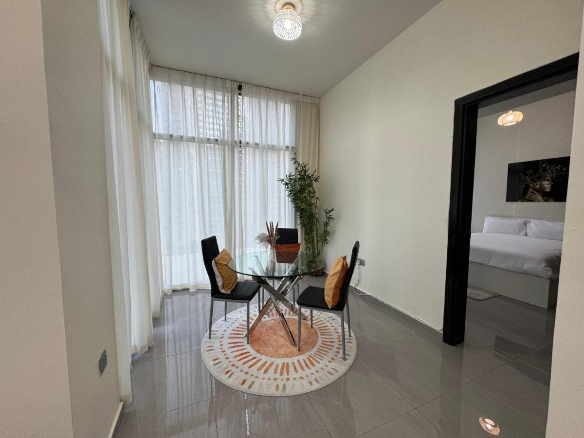 Lala Land Homes - Magnificent 1 Br in Business Bay - Chambres d’hôtes Dubaï