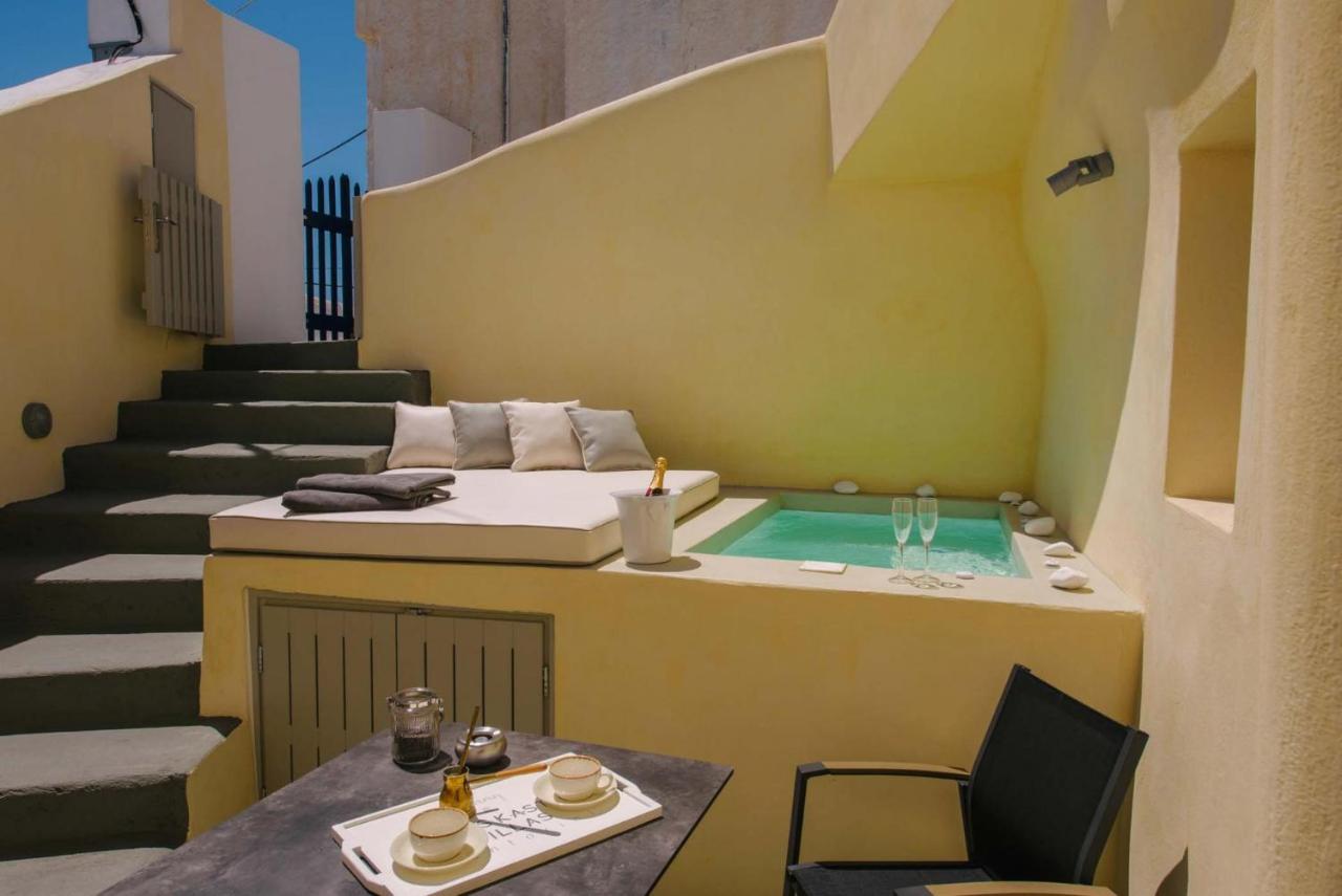 Kasteli Pyrgos Santorini Artemis - Chambres d’hôtes