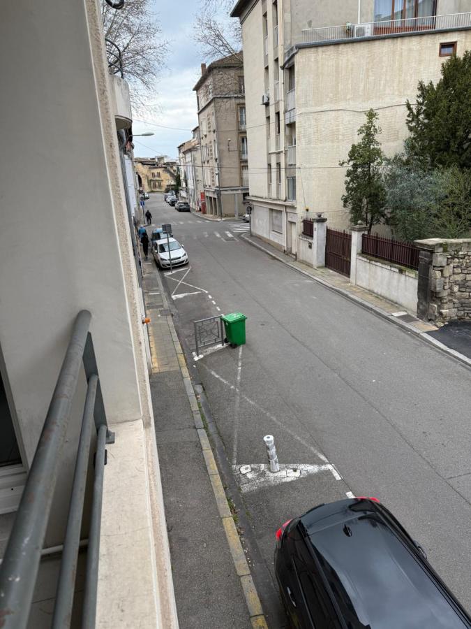Le Mistral - Calme et Climatisé - Hypercentre - Terrasse - Wifi - B&B Avignone