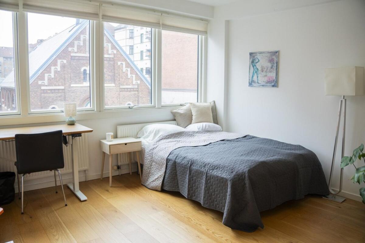 Private room in shared Copenhagen-based Apartment - Bed and Breakfast