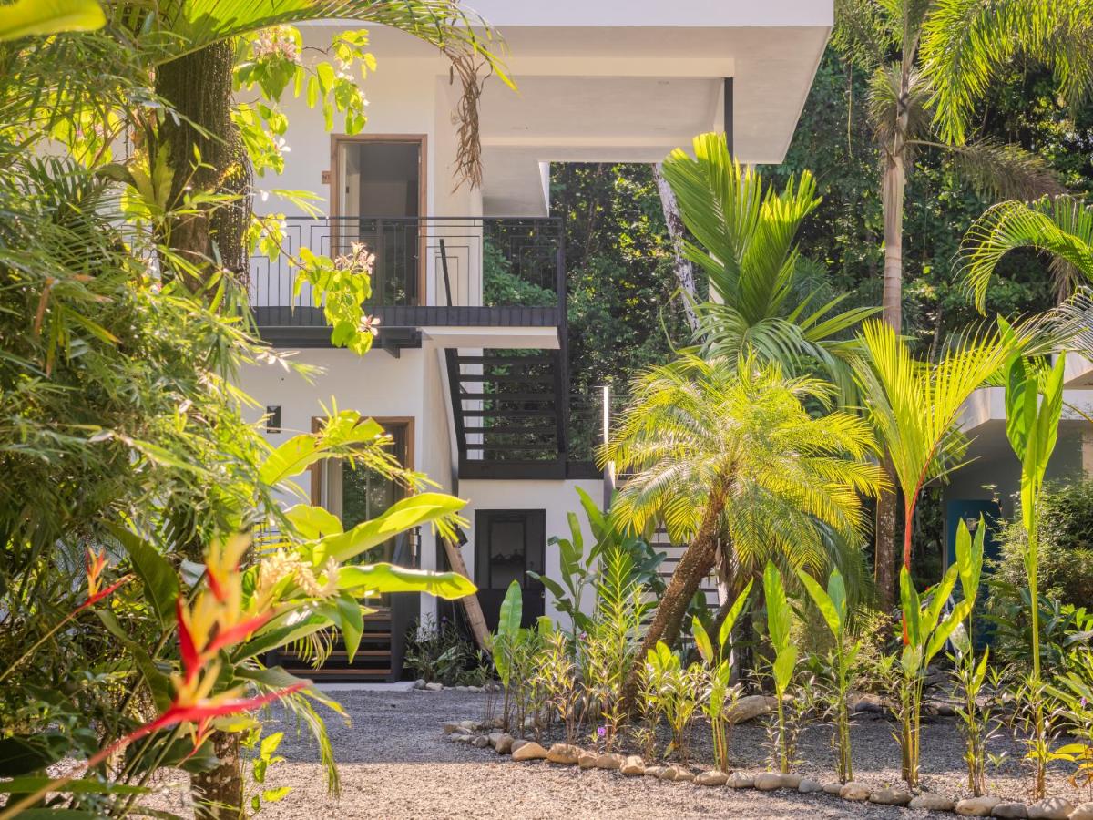 Ojochal Gardens - Bed and Breakfast
