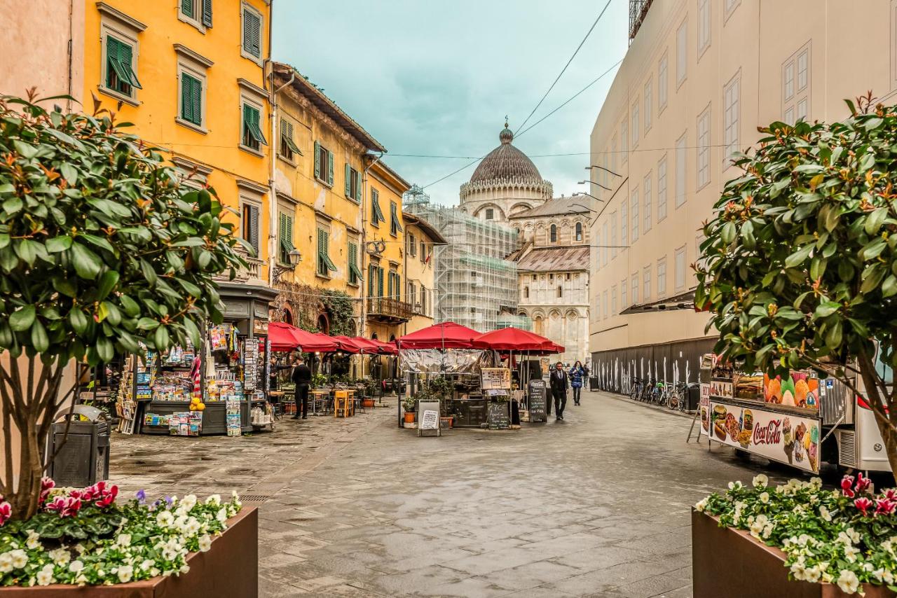 Hostly-Santa Maria Tower Suite-Just by the Tower - Bed and Breakfast Pisa