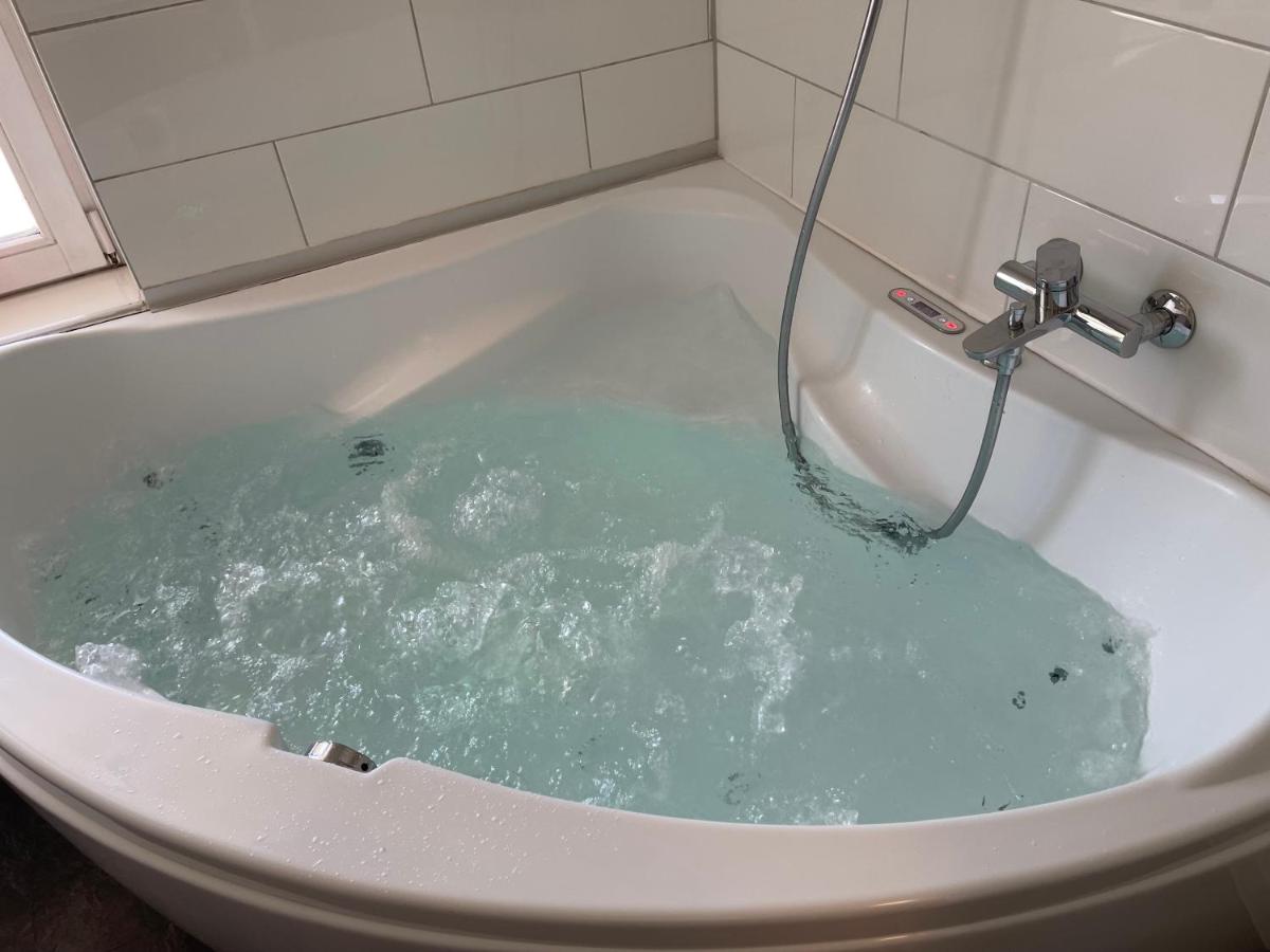 Grosse Neue Wohnung in Bern mit Whirlpool - B&B