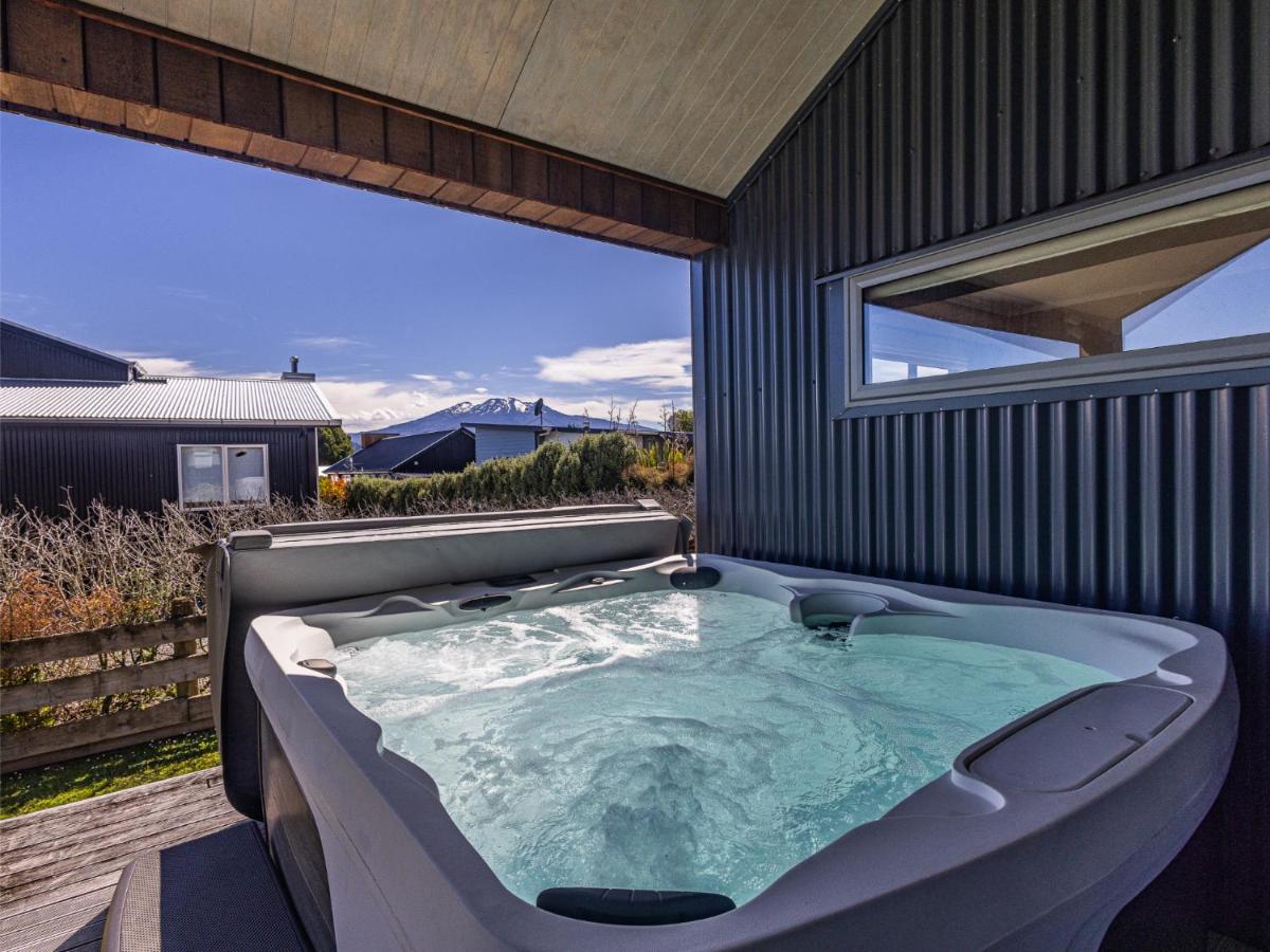 Ohakune Holiday Home Retreat with Hot Tub - Ferienwohnung Ohakune