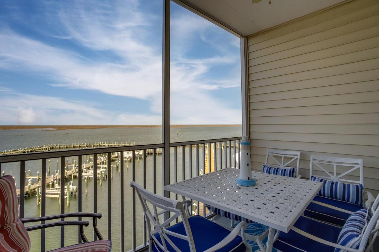Walk to Main St Condo with Pool Access in Crisfield - Bed and Breakfast Crisfield