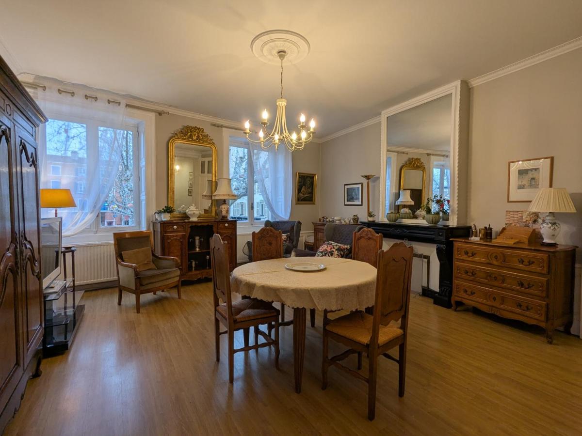 Grand appartement Place du marché - Ferienwohnung