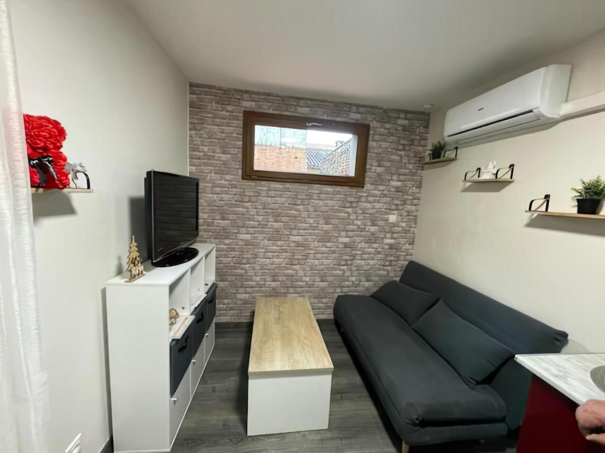 Charmant Studio 1- Hyper centre - Cœur de Montauban-Tous Commerces à pied - B&B Montauban