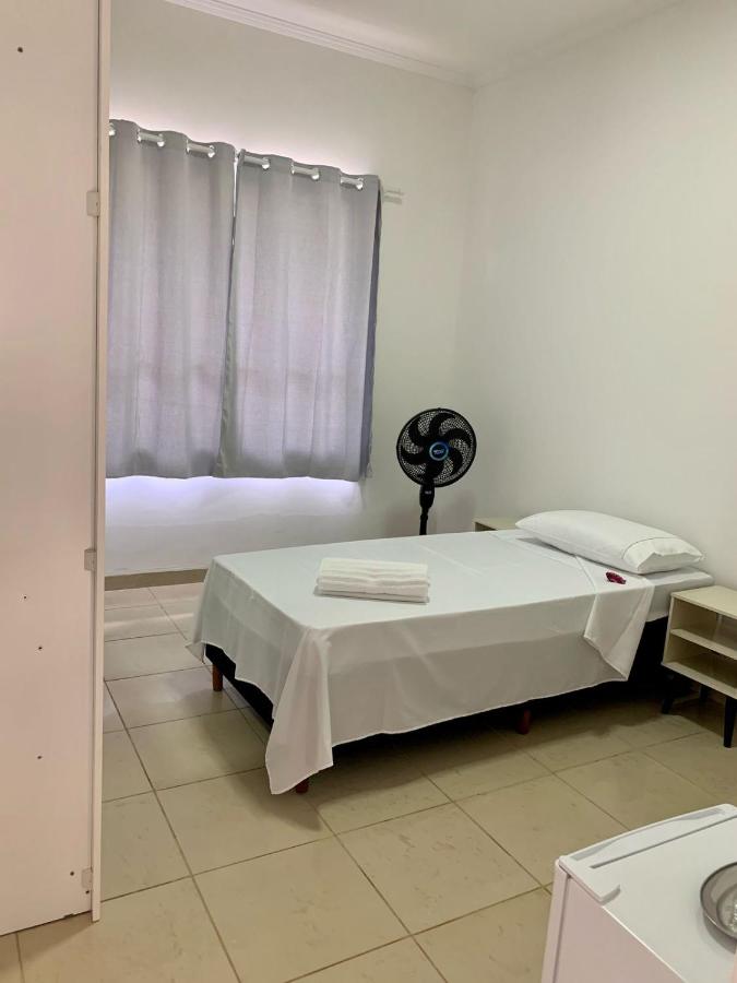 Quarto Privativo ao lado do Aeroporto - Chambres d’hôtes