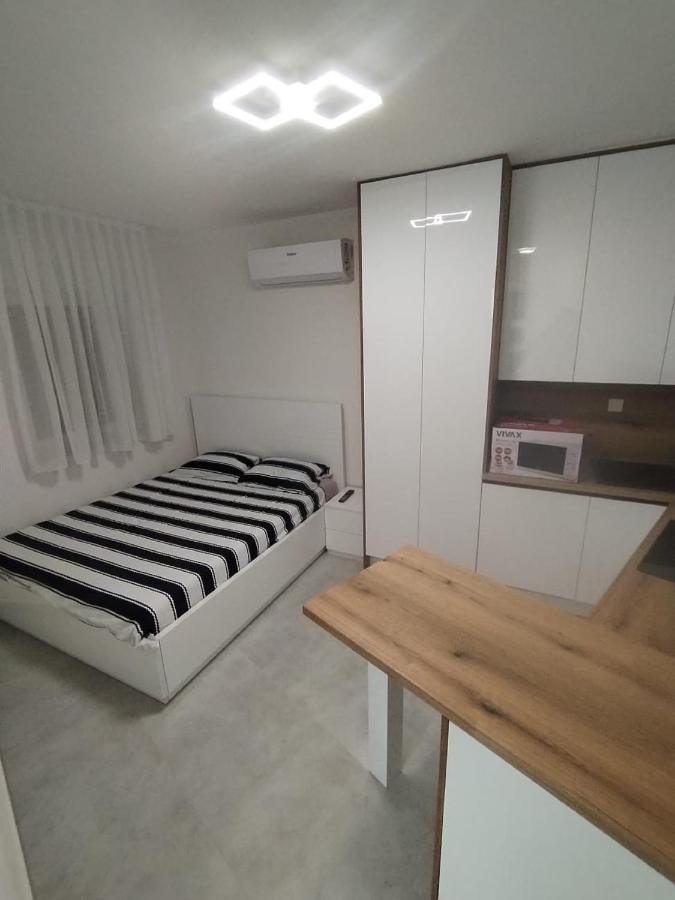 Studio Apartment with Terrace 1