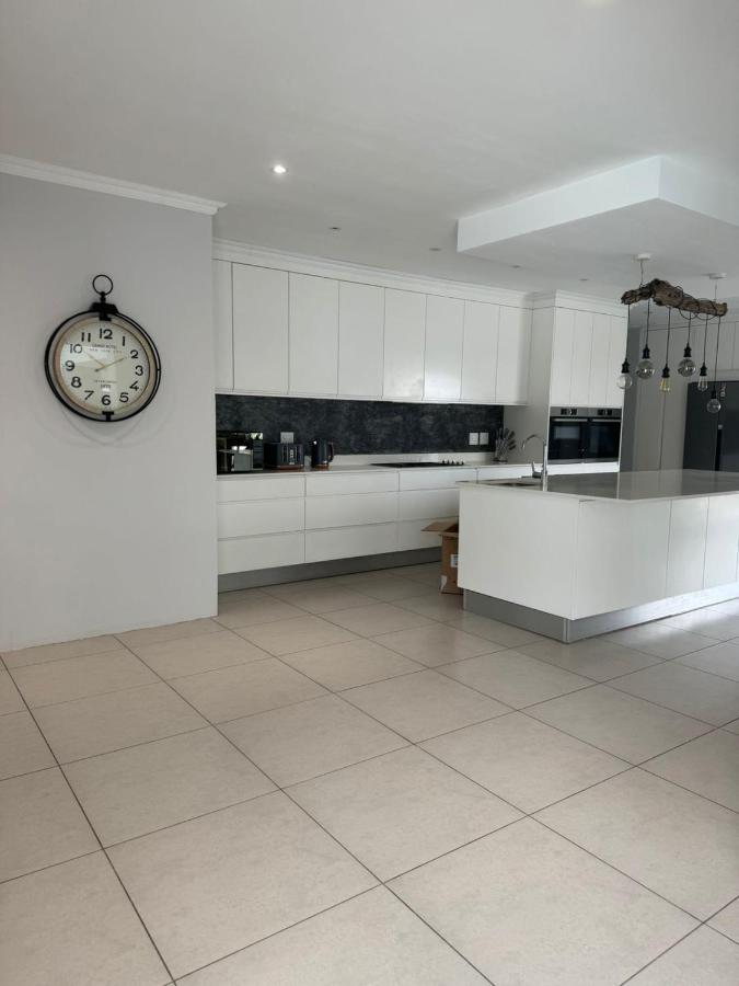 The Sanctuary Guest House - B&B East London