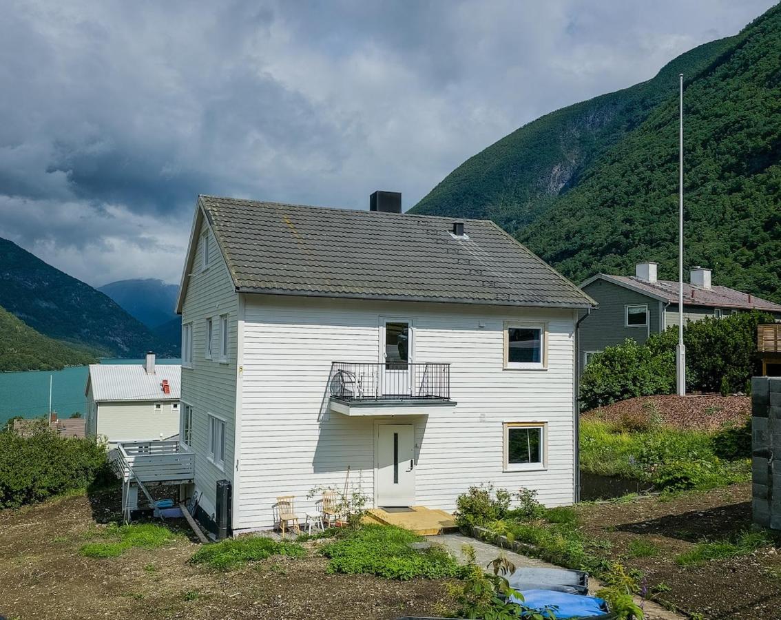 Charming Luxury apt by Unesco Jotunheimen - B&B Årdalstangen