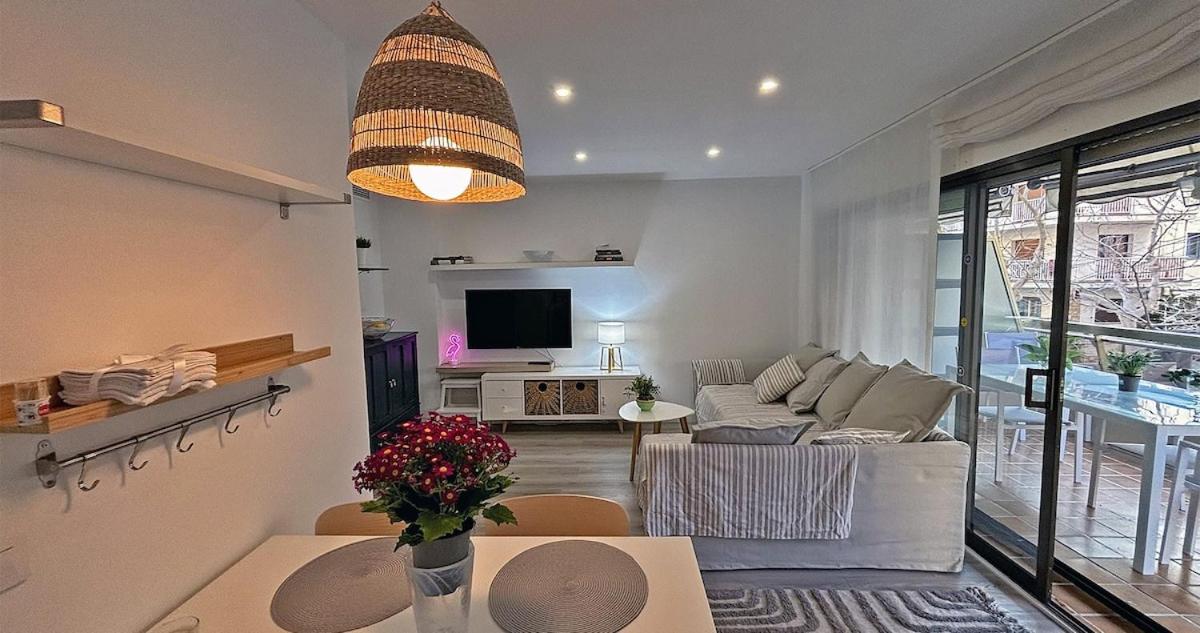 Moderno apartamento a 100m de la playa Llevant - Bed and Breakfast