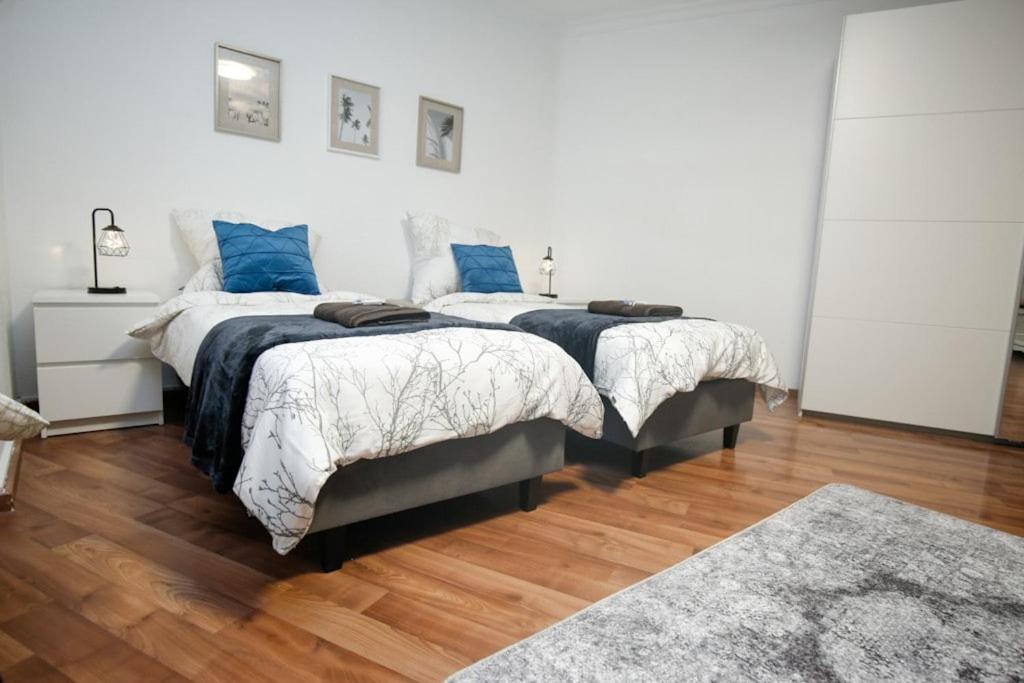 Business & Travel Apartment 150m, 15 Min Messe - Bed and Breakfast