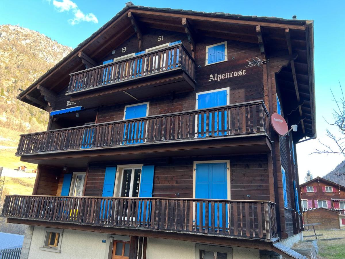 Alpen Rose 3 Wohnungen - B&B Sankt Niklaus