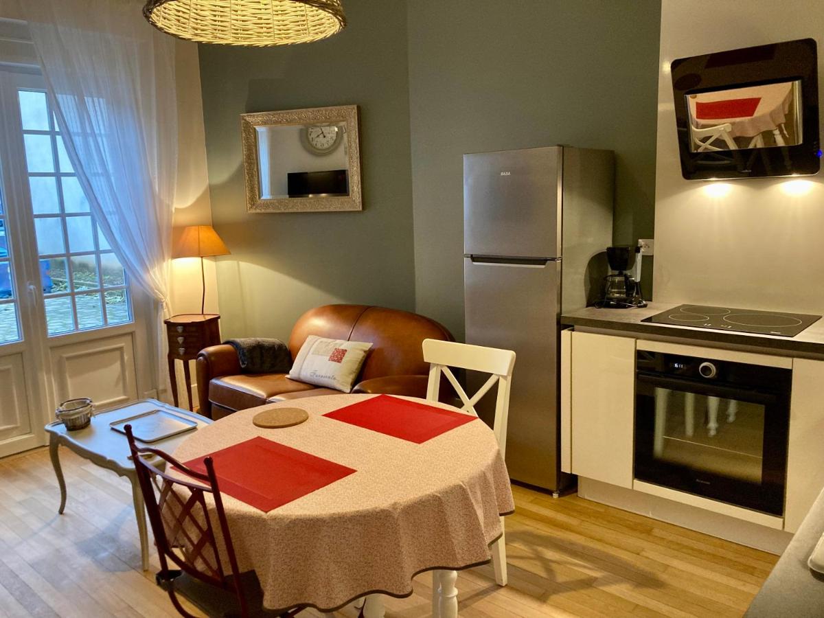 La maison Virginie 1 à 2 pers charmant hyper centre- cour- parking- linge- fibre- proximité lac canal piscine - B&B Montargis