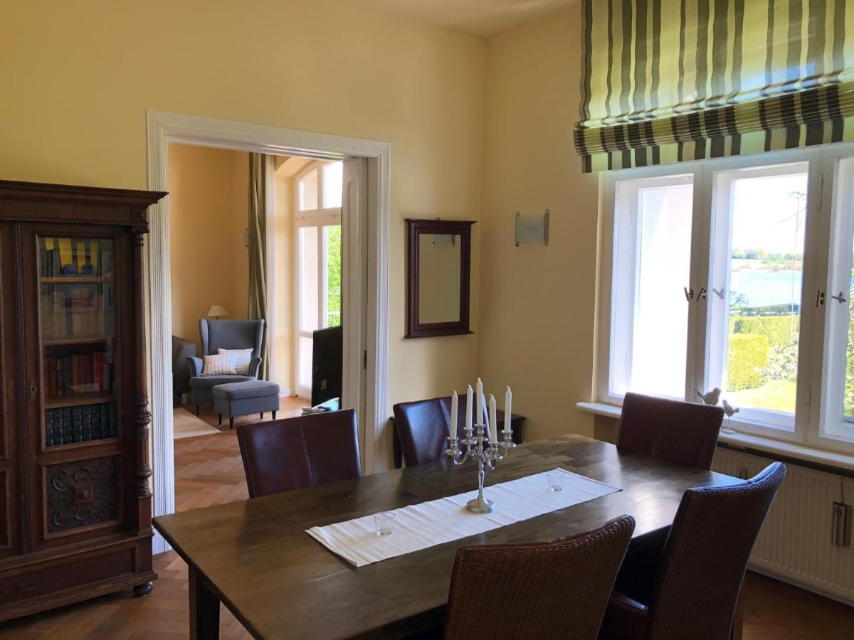 Appartamento con 2 Camere da Letto e Vista Lago