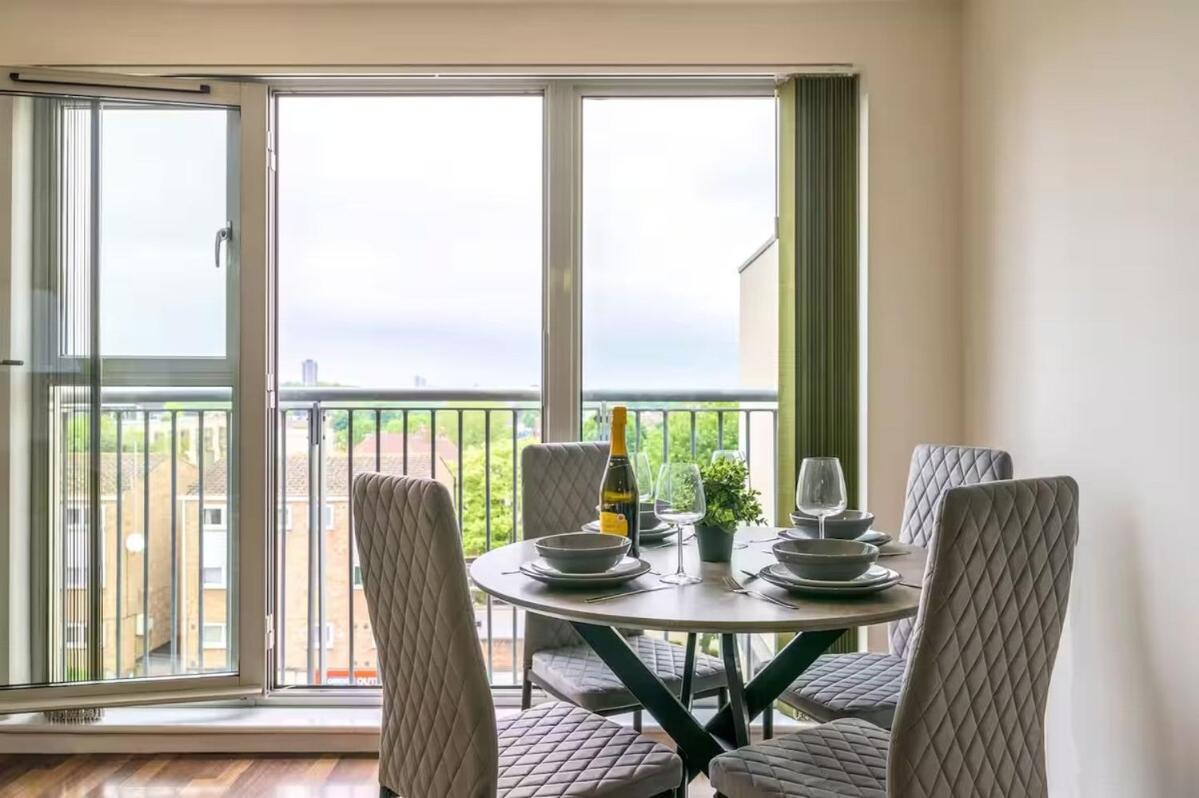 2 Bed close to ExCeL London and Elizabeth Line with Wi-Fi - B&B London