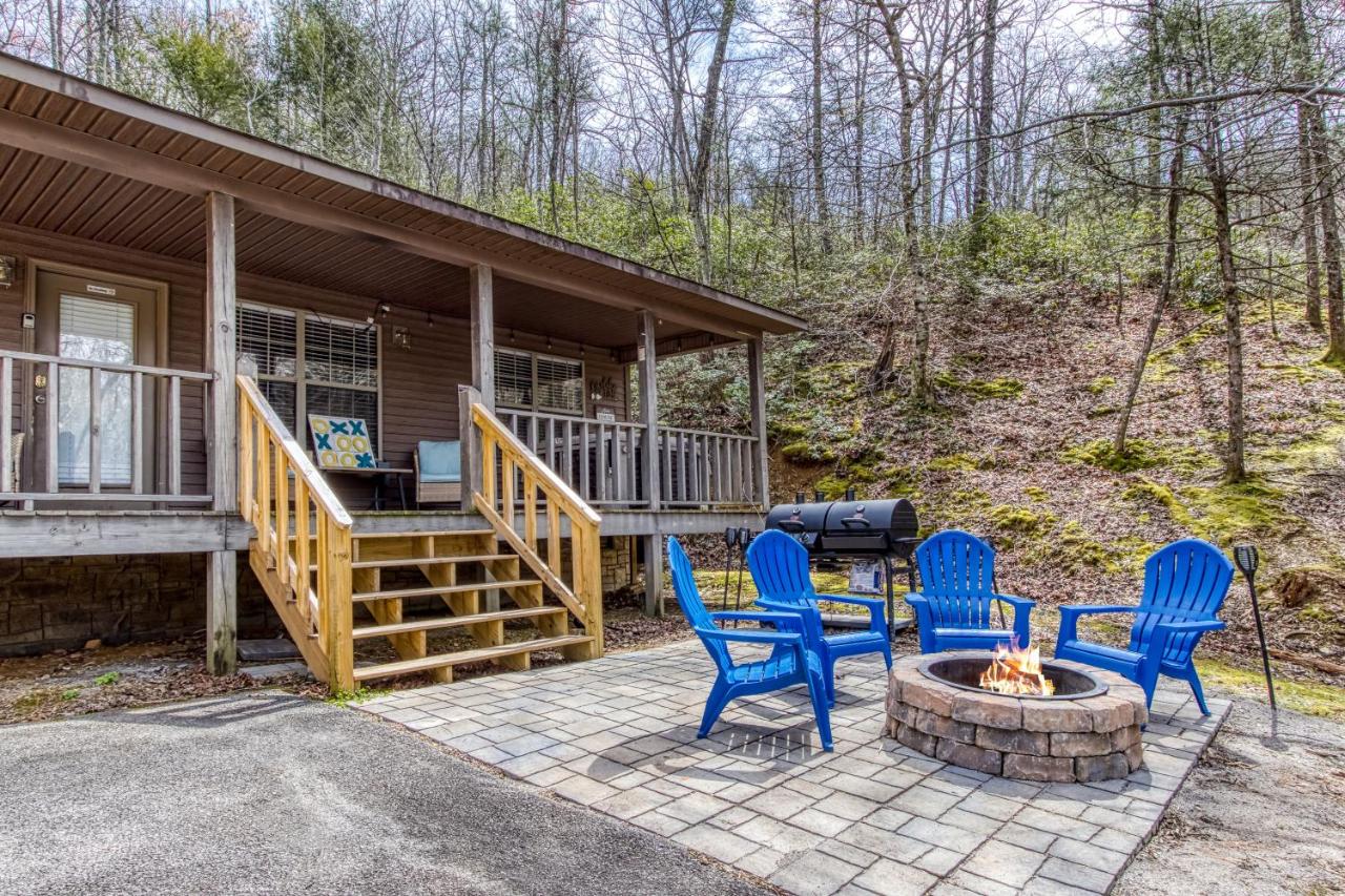 Water's View - B&B Pigeon Forge