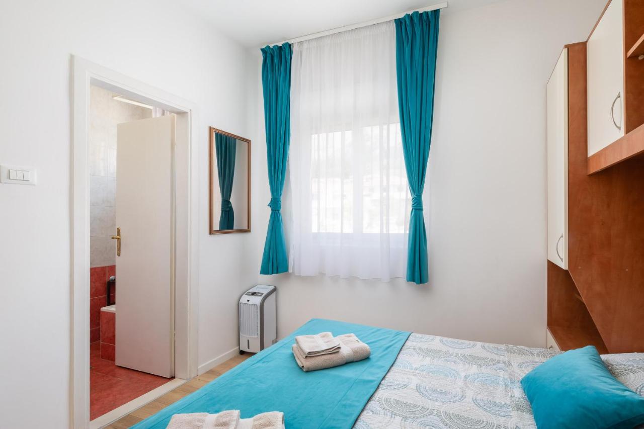 One-Bedroom Apartment with Balcony