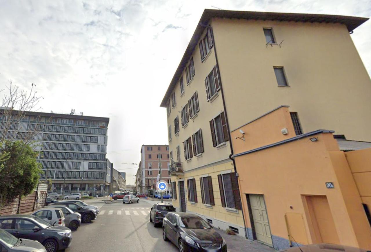 StayEasy Ripamonti 3P - City center in 15 mins - B&B Milano