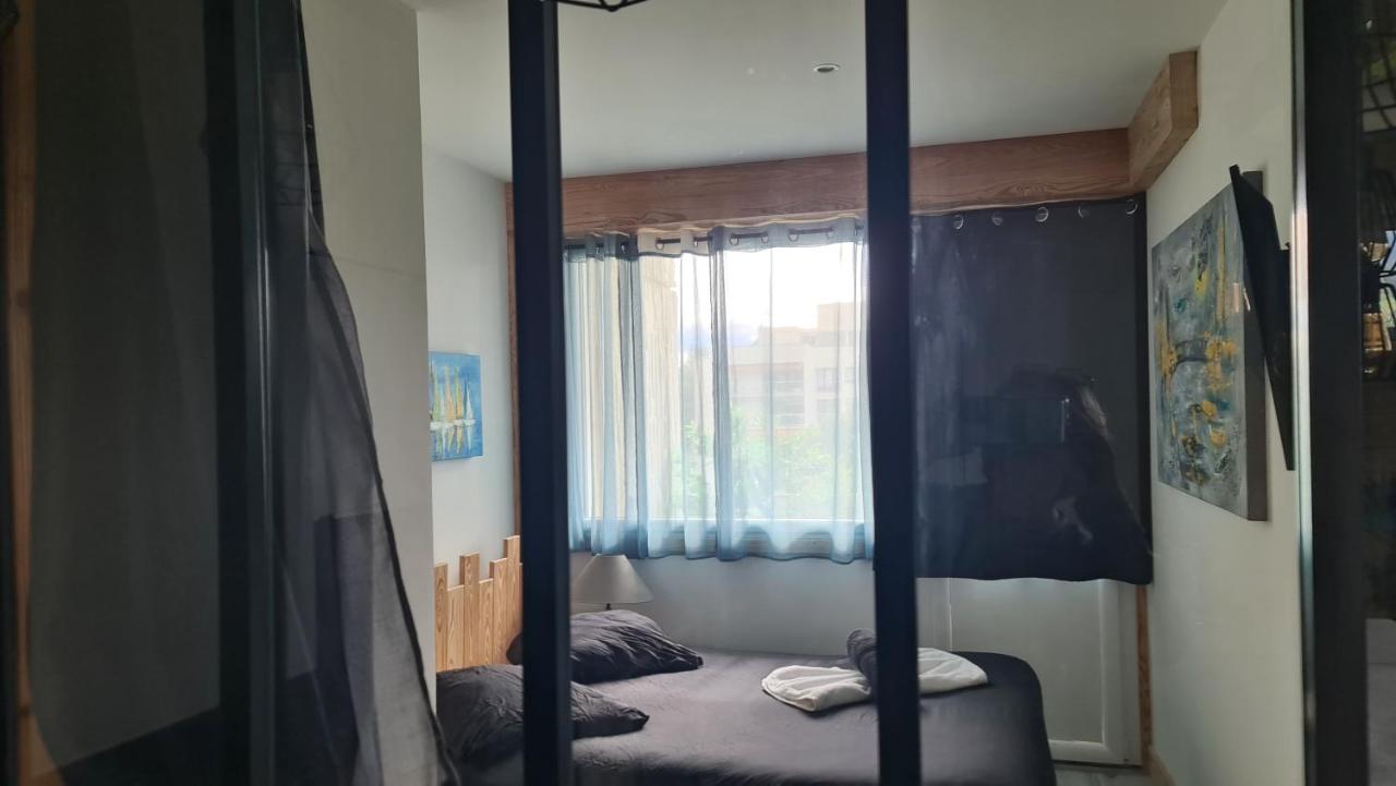 Magnifique Apt à deux pas du lac et près du centre - B&B