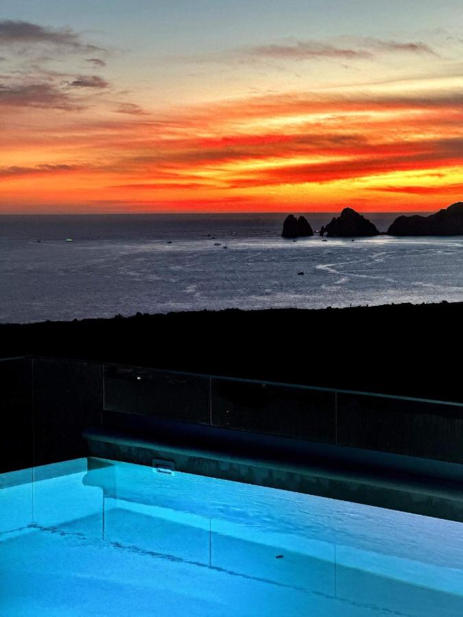 2nd Floor Sea Views and the Best Sunrises in Cabo - B&B