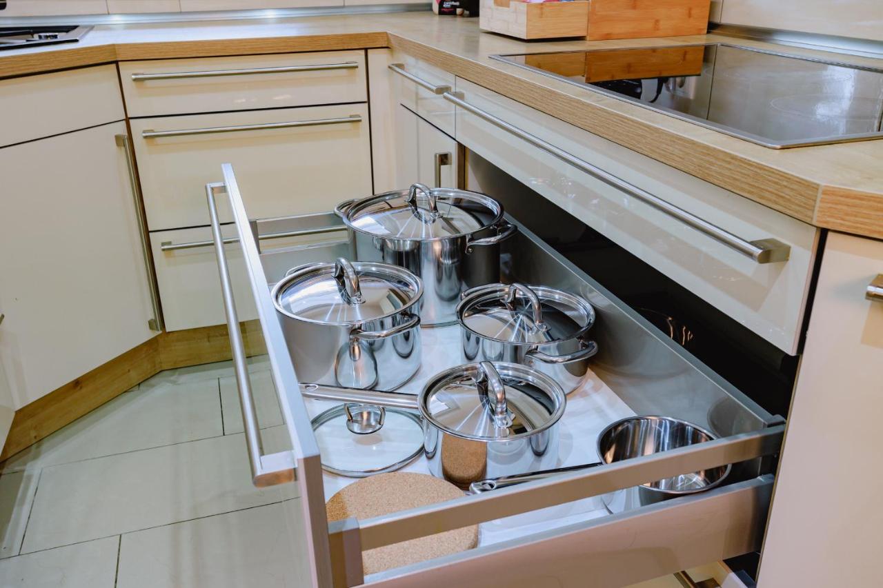 Atlas Apartment Essen, 3 Zimmer, Uniklinik, Messe, Parkplatz - B&B Essen