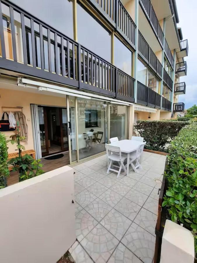Appartement en rez-de jardin à 50m de la mer! - Ferienwohnung