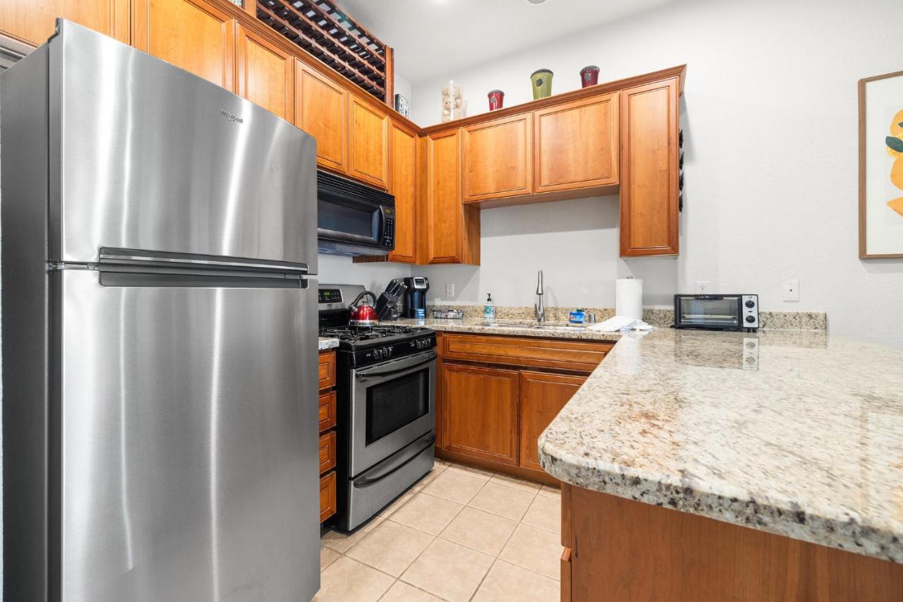 CLR108 Quiet and Cozy Downstairs 1 Bedroom Condo - B&B