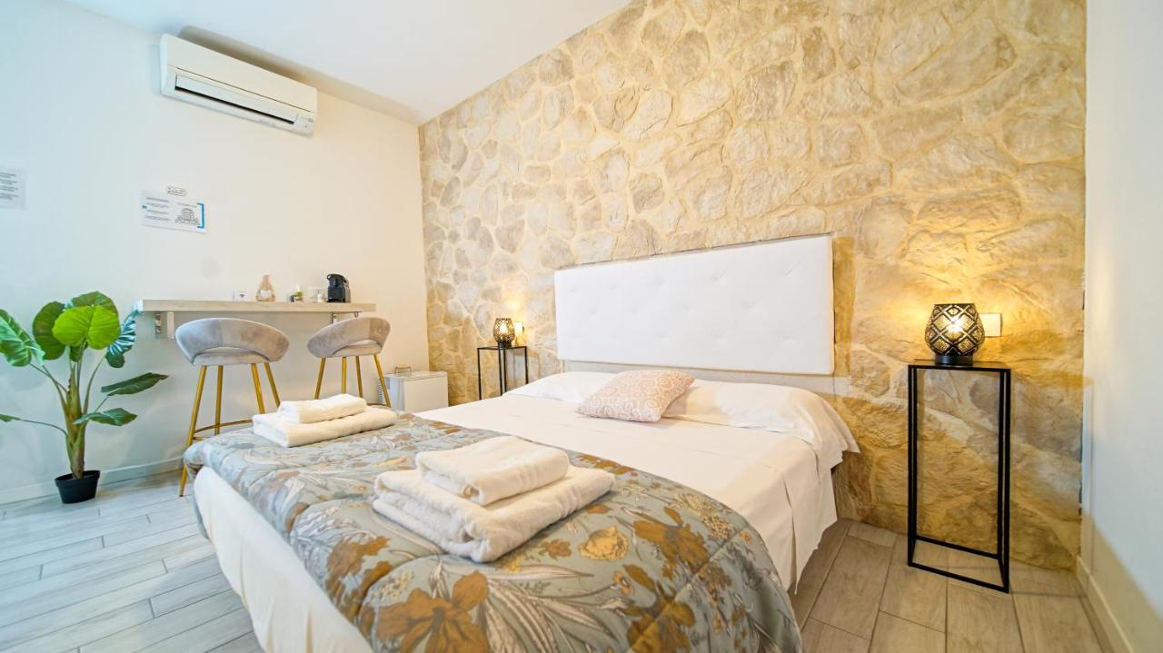 Camera Matrimoniale con Bagno Privato