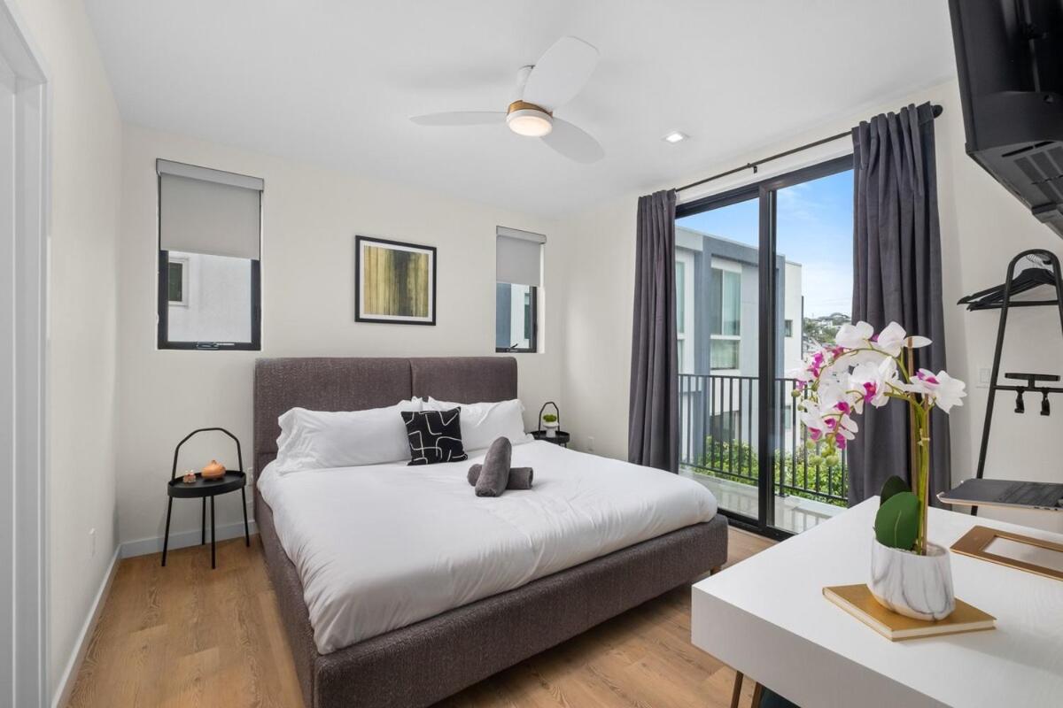 King Bed EVCharger Sleeps 8 Balcony Laundry - B&B