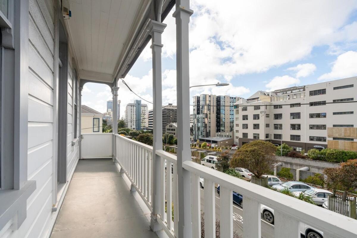 2 Bedroom Apartment where Modern Luxury meets Historic charm - Bed and Breakfast