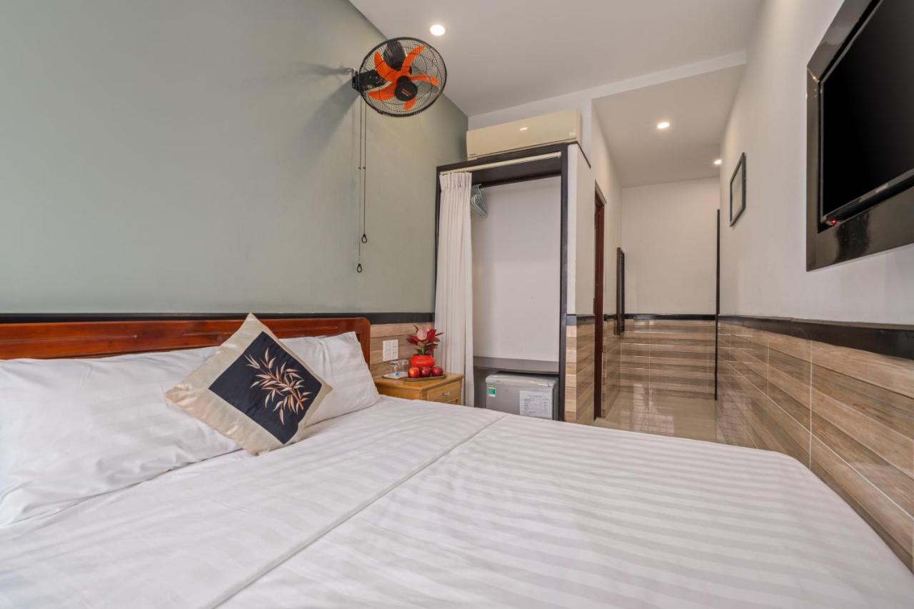 Standard Queen Room