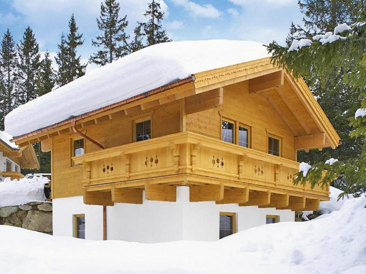 Spacious chalet in Hochkrimml with balcony - Ferienwohnung
