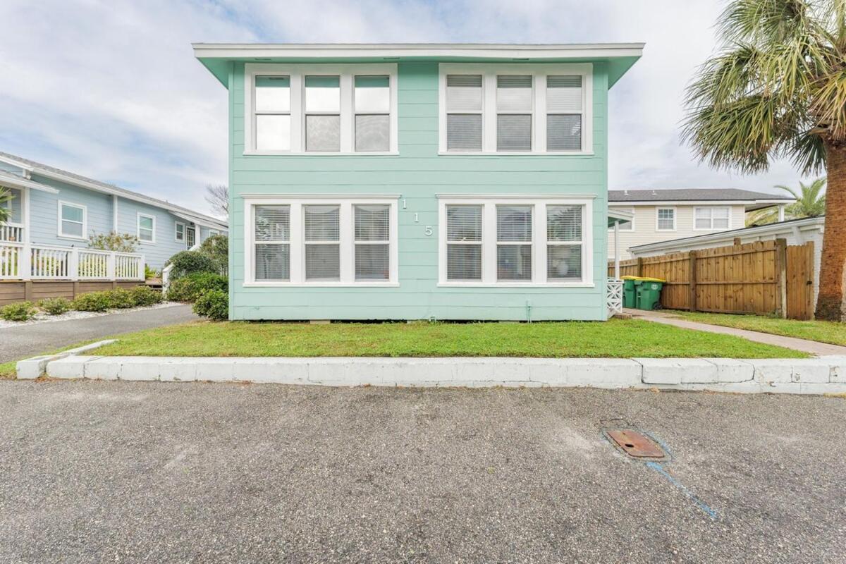Be a Nomad - Ocean Breeze - Steps from Beach - B&B Jacksonville Beach