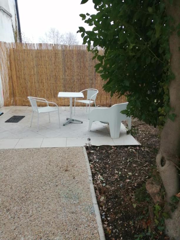 Appartement tout proche de Bourg-en-Bresse - B&B