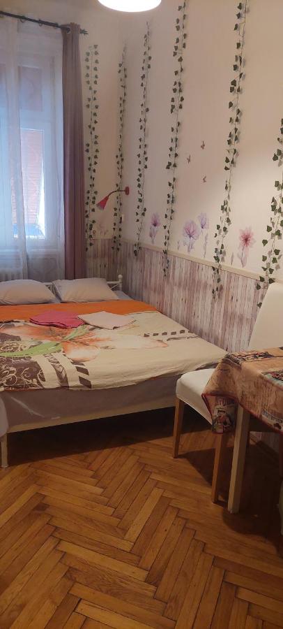 Tweepersoonskamer met Gedeelde Badkamer