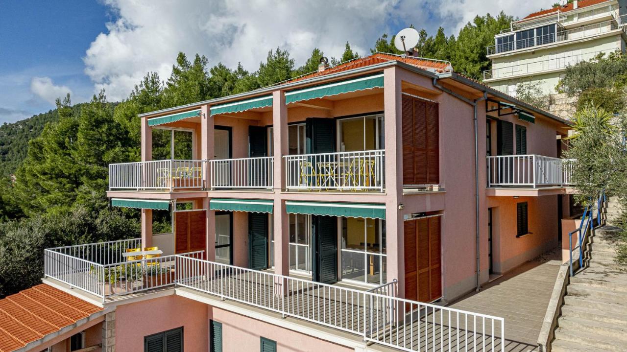 Apartments Gora Seaview - B&B
